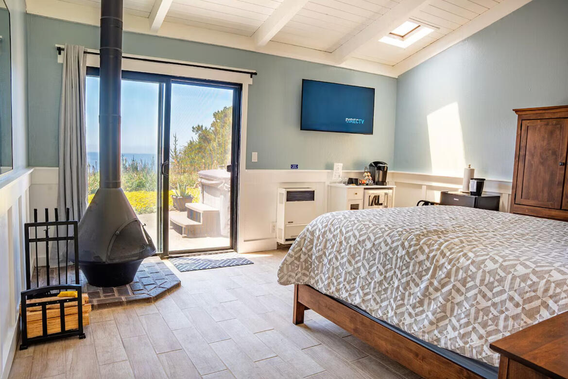 Ft Ross Bedroom - All overlooking the ocean